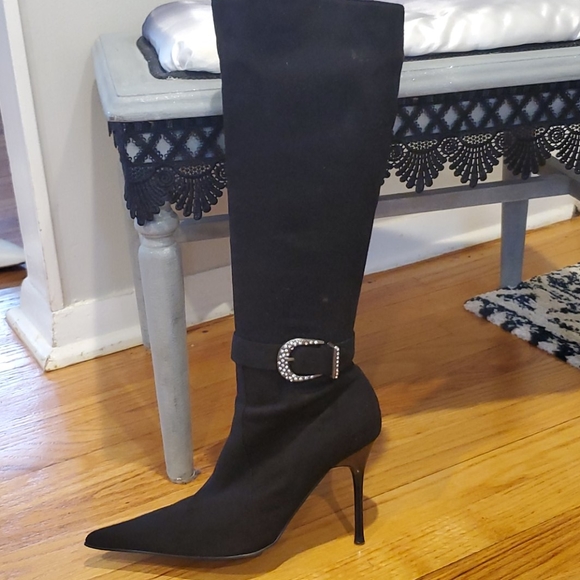 Black boots - Picture 3 of 4